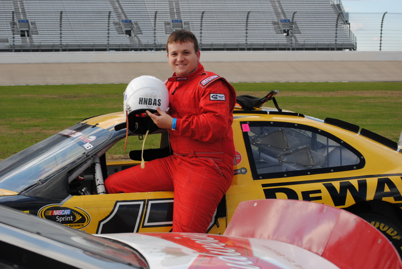 Illustration for article titled My girlfriend got me a NASCAR racing experience for my birthday